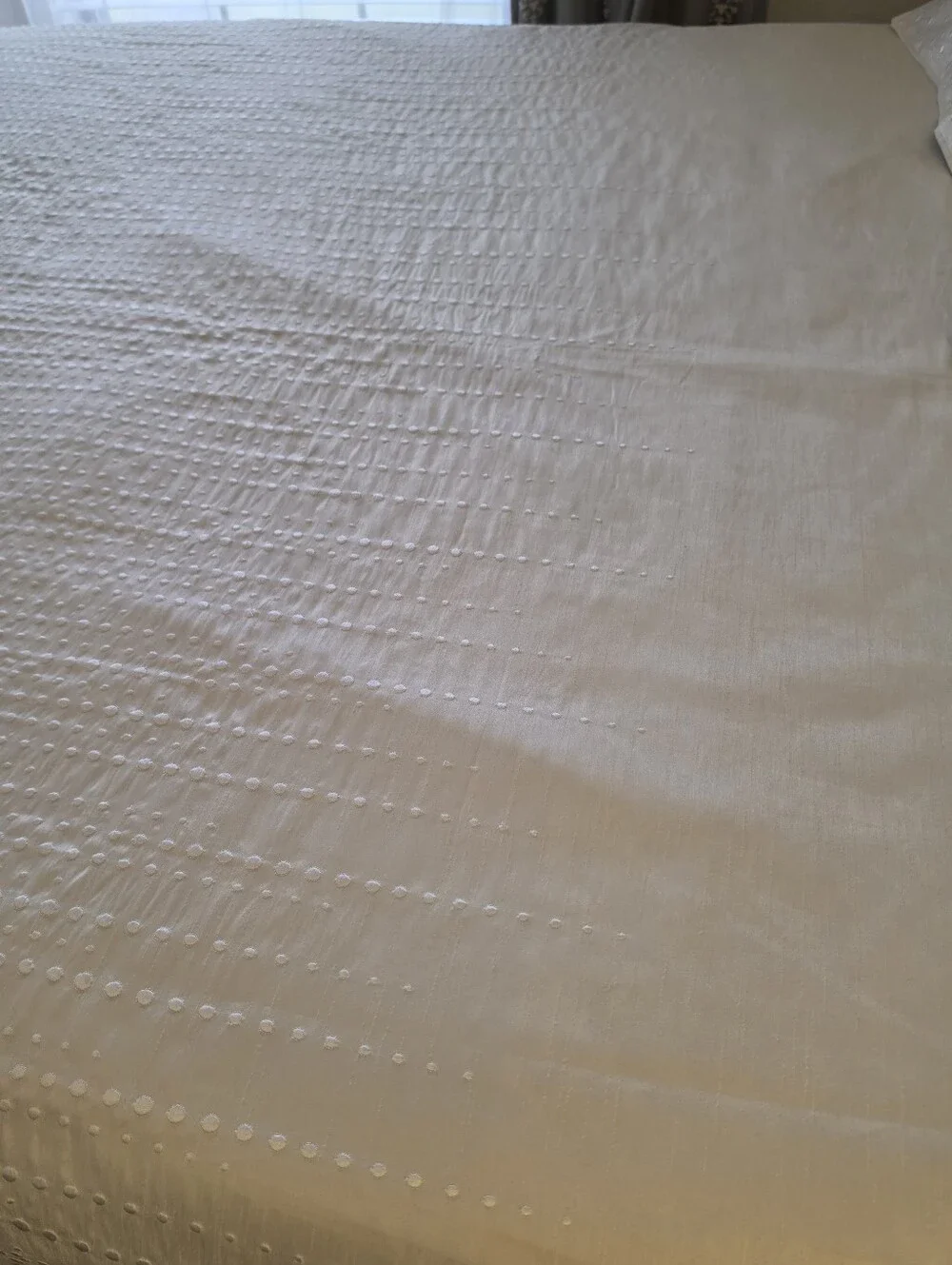 3 Piece Hotel Collection Ivory Dot Embroidered Duvet Cover & Shams QUEEN
